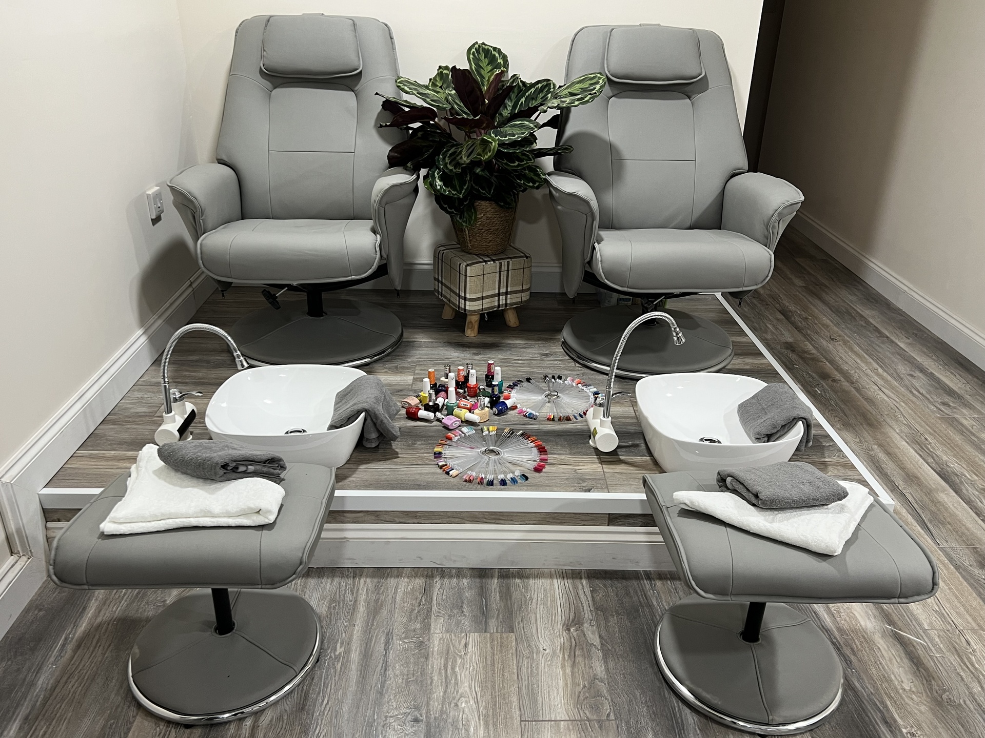 Nikee's Beauty Bar Pedicure